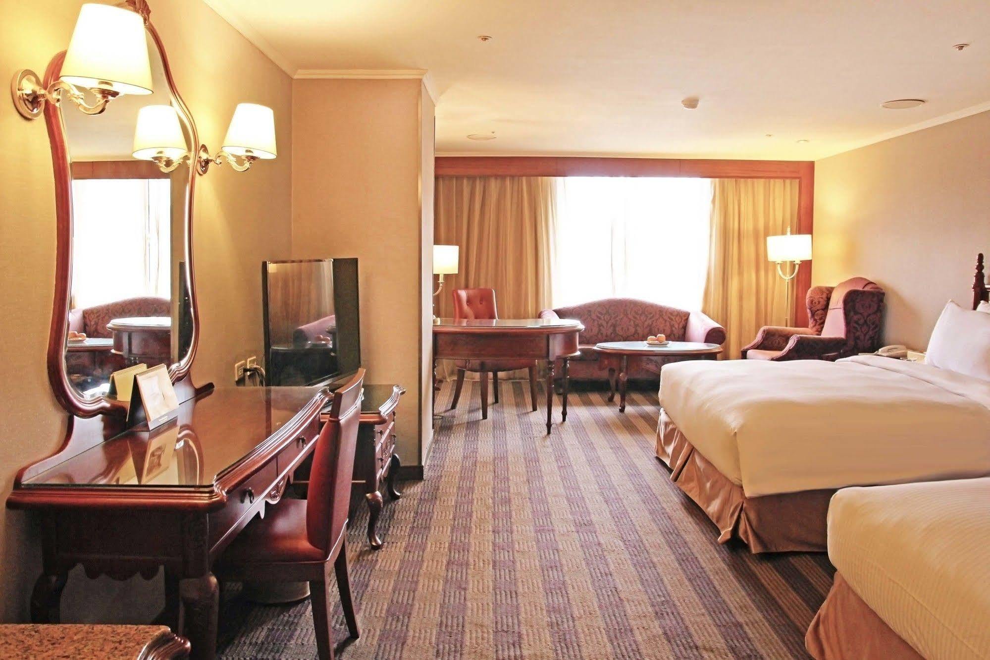 Capital Arena Hotel 3*