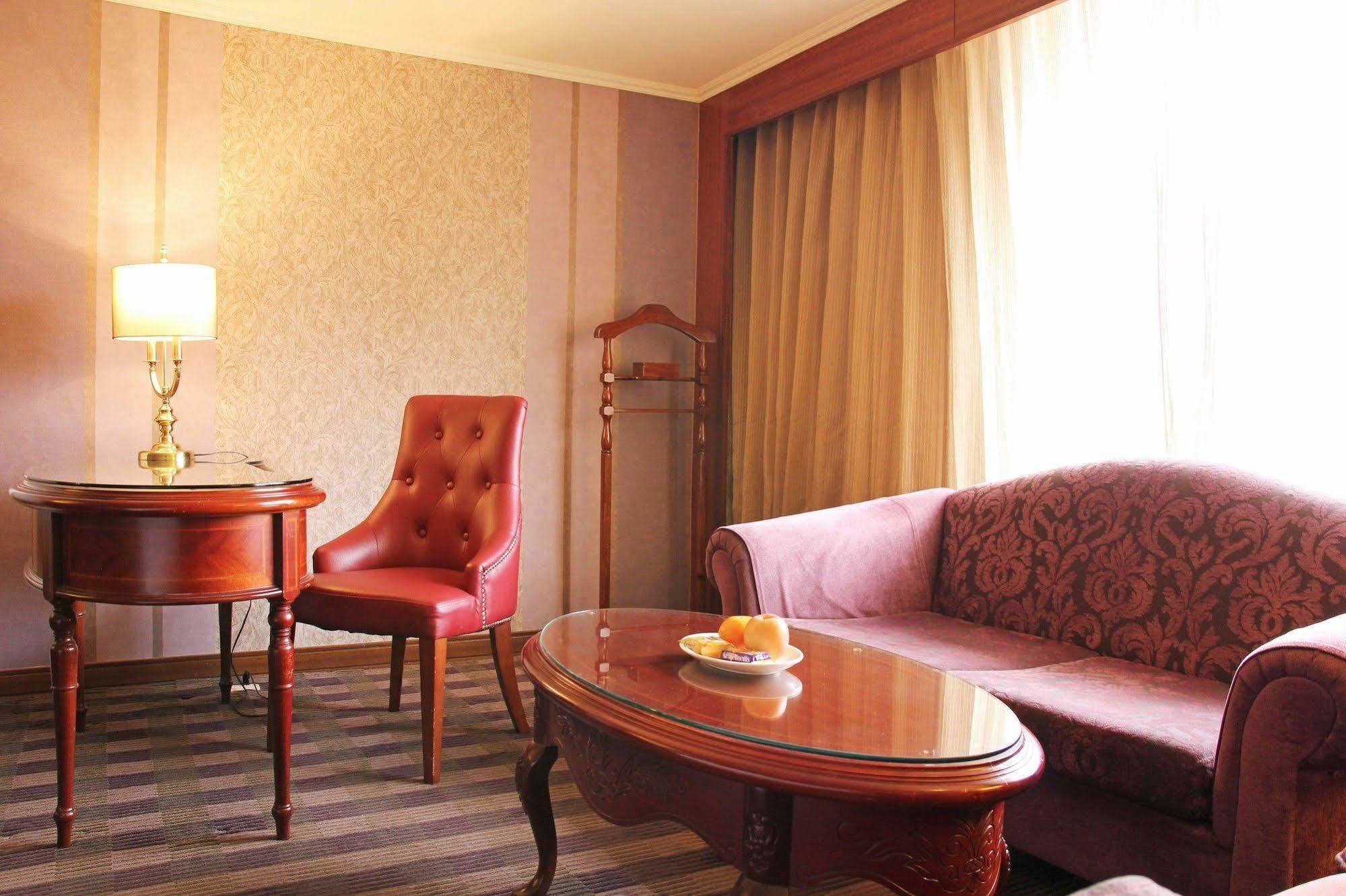 Capital Arena Hotel 3*